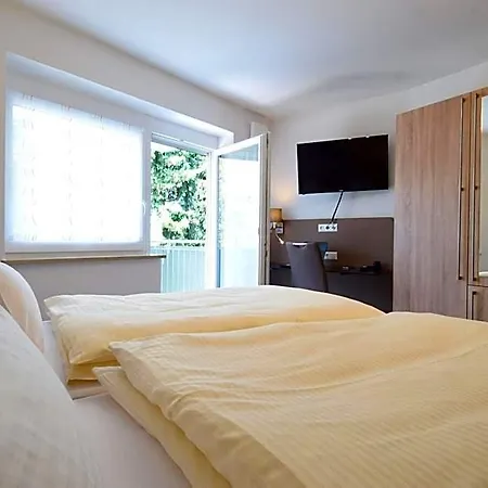 Hotel Donaustern 3*