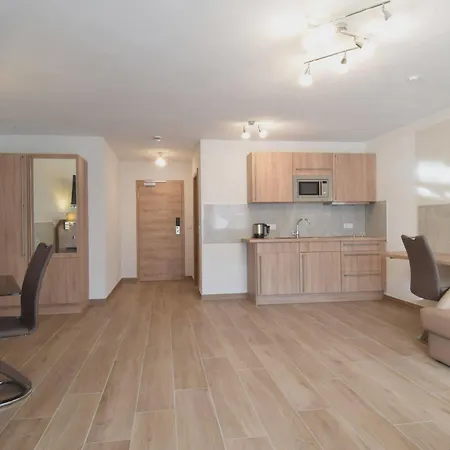 Aparthotel Donaustern 3*